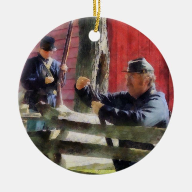 Union Soldier Loading Rifle Ceramic Tree Decoration (Front)