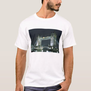 United Kingdom, England, London, Tower Bridge. T-Shirt