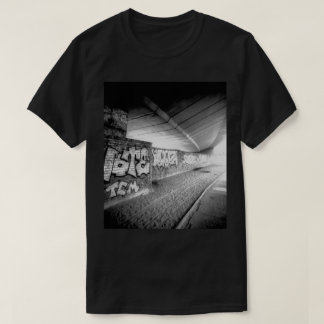 URBAN LONDON PHOTO: UNDER THE WESTWAY FLYOVER T-Shirt