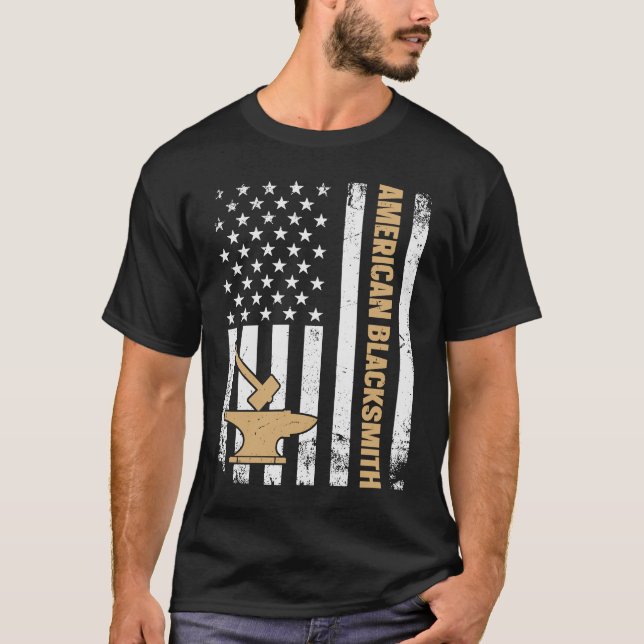 US Flag Blacksmithing Anvil & Hammer American Blac T-Shirt (Front)