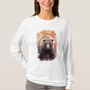 USA, Alaska, Denali NP, female Grizzly Bear T-Shirt