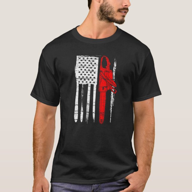 USA American Flag Arborist Chainsaw Lumberjack Log T-Shirt (Front)