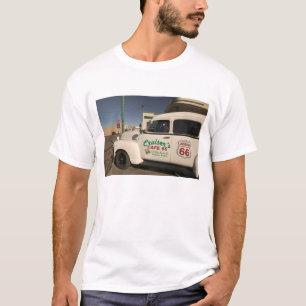 USA, Arizona, Williams: Cruisers Cafe 66 Old T-Shirt