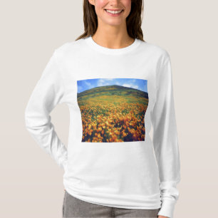 USA, California, Lake Elsinore. California T-Shirt