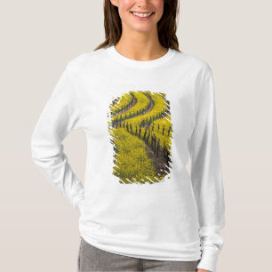 USA, California, Napa Valley, Los Carneros Ava. T-Shirt