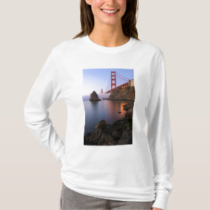 USA, California, San Francisco. Golden Gate T-Shirt