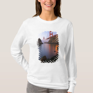 USA, California, San Francisco. Golden Gate T-Shirt