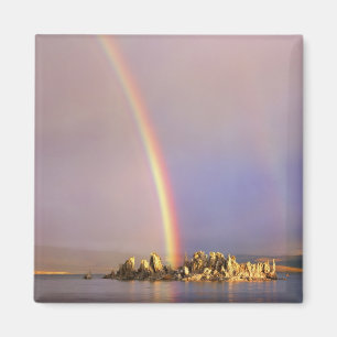 USA, California, Sierra Nevada Mountains. Magnet