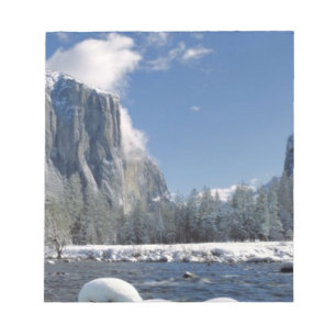 USA, California, Yosemite NP. The Merced River, Notepad