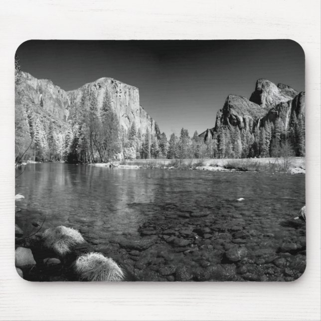 USA, California. Yosemite Valley View Mouse Pad (Front)