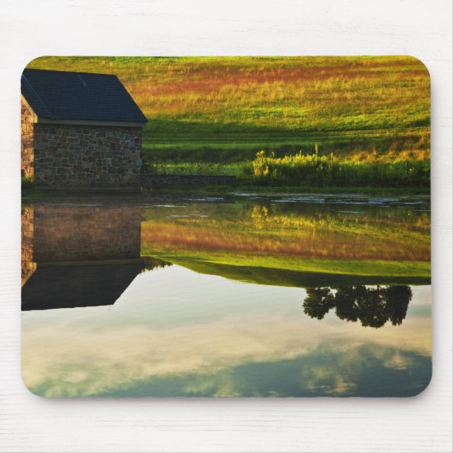 USA, Delaware, Wilmington. Stone barn on edge Mouse Pad (Front)