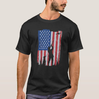USA Duck Hunting Dog American Flag Duck Hunter   T-Shirt