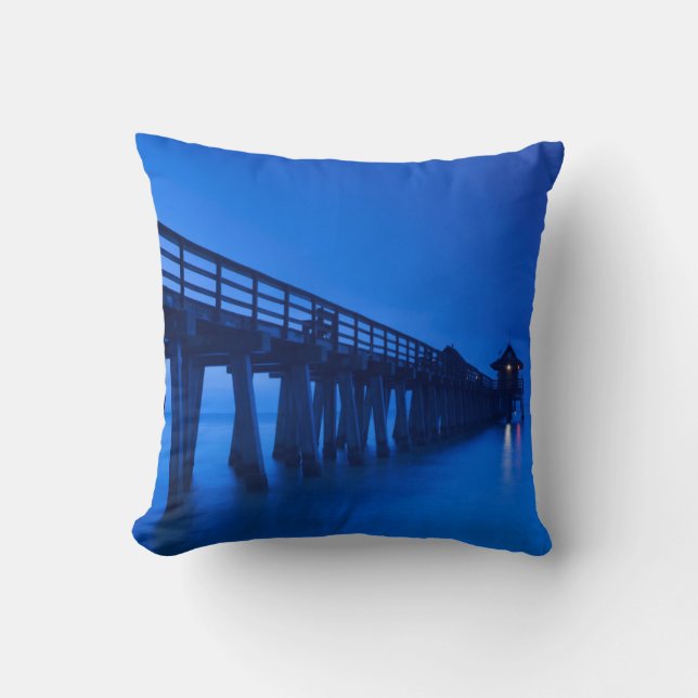 USA, Florida, Gulf Coast, Naples, Naples Pier Cushion (Front)