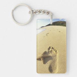 USA, Hawaii, Maui, Makena Beach, Footprint and Key Ring