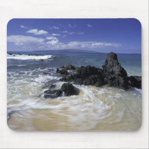 USA, Hawaii, Maui, Maui, Makena Beach, Surf on Mouse Pad