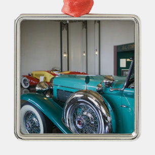 USA, Indiana, Auburn: Auburn, Cord, Duesenberg 3 Metal Tree Decoration