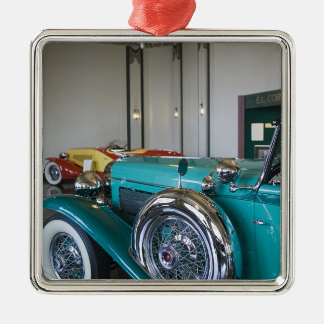 USA, Indiana, Auburn: Auburn, Cord, Duesenberg 3 Metal Tree Decoration (Front)