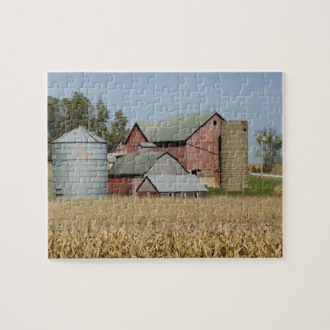 USA, IOWA, Froelich: Old farm Jigsaw Puzzle (Horizontal)