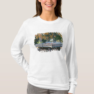 USA, IOWA, Madison County, Winterset: Howell's T-Shirt