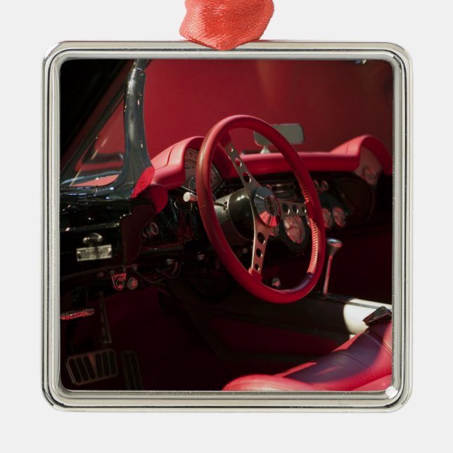 USA, Kentucky, Bowling Green: National Corvette Metal Tree Decoration (Front)