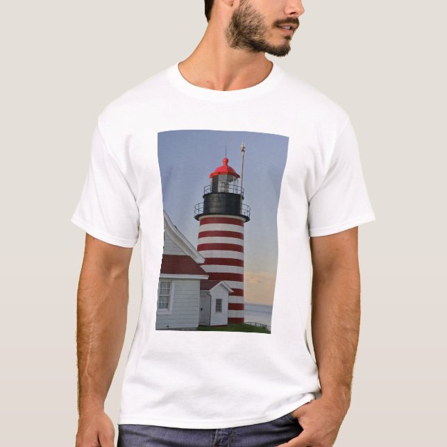 USA, Maine, Lubec. West Quoddy Head Lighthouse, T-Shirt (Front)