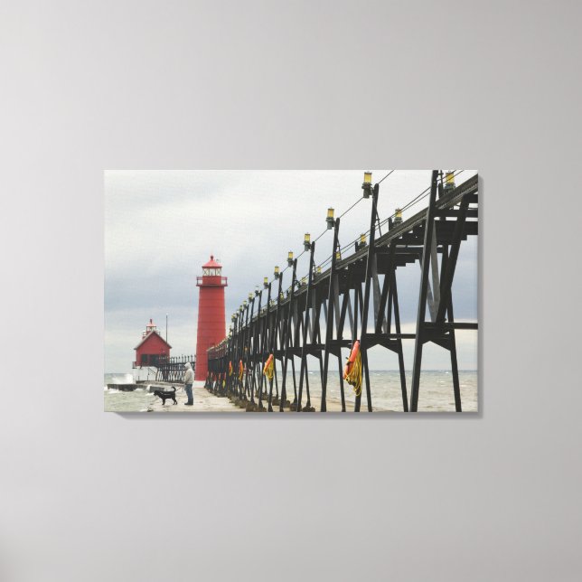 USA, Michigan, Lake Michigan Shore, Grand Haven: Canvas Print (Front)