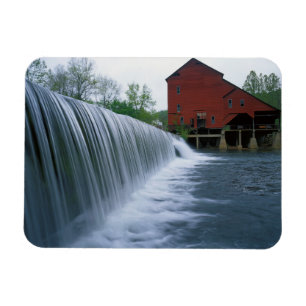 USA, Missouri, Ozark County, Rockbridge Mill Magnet