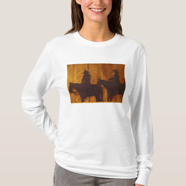USA, Montana, Boulder River Cowboys on horses T-Shirt (Front)