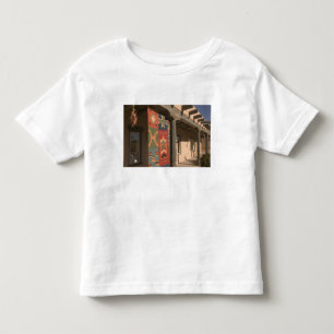 USA, New Mexico, Taos: Navaho Rug Gallery Kit Toddler T-Shirt