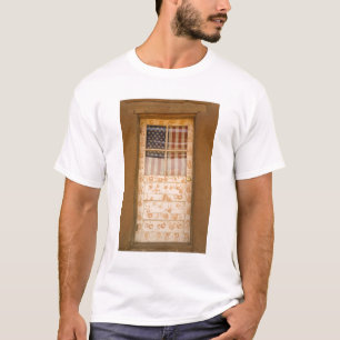 USA, New Mexico, Taos: Taos Indian Pueblo T-Shirt