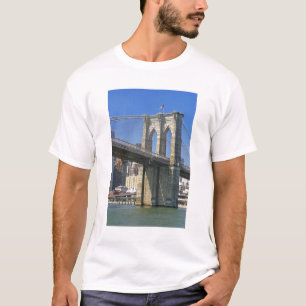 USA, New York, New York City. Brooklyn Bridge T-Shirt