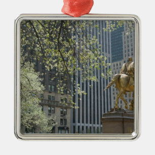 USA, New York, New York City, Manhattan: 16 Metal Tree Decoration