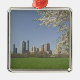 USA, New York, New York City, Manhattan: 19 Metal Tree Decoration