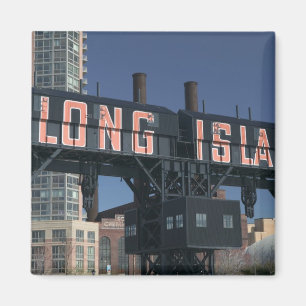USA, New York, New York City, Queens: Long Magnet