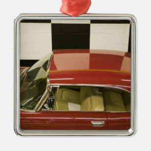 USA, Ohio, Cleveland: Western Reserve Historical 3 Metal Tree Decoration