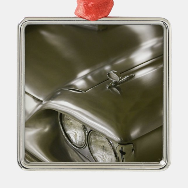 USA, Ohio, Cleveland: Western Reserve Historical Metal Tree Decoration (Front)