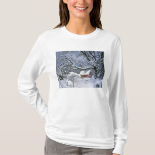 USA, Oregon, Clackamas County. Fresh snow T-Shirt