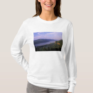 USA, Oregon, Columbia River Gorge National 4 T-Shirt