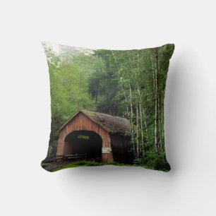 USA, Oregon. Covered Bridge Over North Fork Cushion