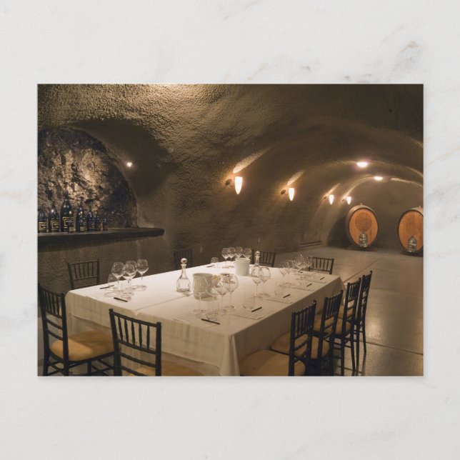 USA, Oregon, Dundee. Dining room in Archery Postcard (Front)