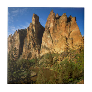 USA, Oregon, Granite Cliffs At Smith Rock State Tile