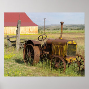 USA, Oregon, Shaniko. Rusty vintage tractor in Poster