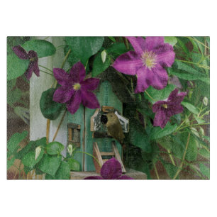 USA, Pennsylvania. Wren in birdhouse Cutting Board