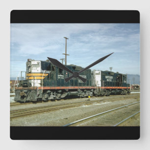 USA, Southern Pacific EMD_Trains of the World Square Wall Clock