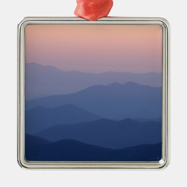 USA, Tennessee, Great Smoky Mountains National Metal Tree Decoration (Front)