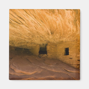 USA, Utah, Cedar Mesa, Mule Canyon. Sandstone Magnet