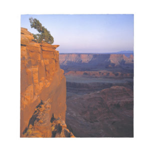 USA, Utah, Dead Horse Point SP. Late light turns Notepad