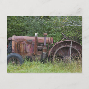 USA, Vermont, MANCHESTER: Antique Farm Tractor Postcard