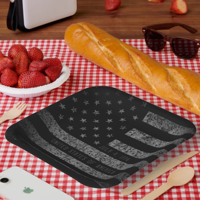 USA Vintage Black Grunge American Flag Paper Plate (Picnic)