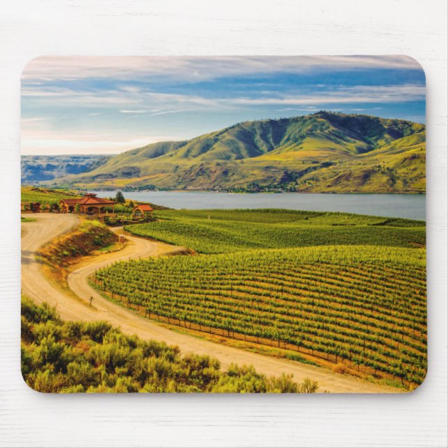 USA, Washington, Lake Chelan. Benson Vineyards Mouse Pad (Front)
